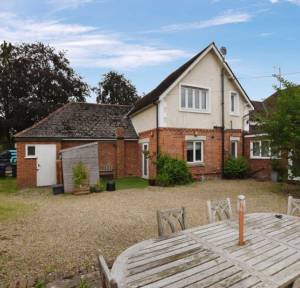 4 Bedroom House for sale in Orchard End, Salisbury