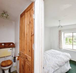 2 Bedroom House for sale in Gunville Road, Salisbury