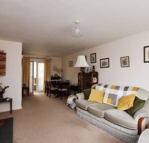 3 Bedroom House for sale in Downlands Close, Salisbury