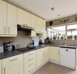 2 Bedroom Bungalow for sale in Potters Way, Salisbury