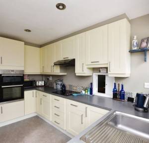 2 Bedroom Bungalow for sale in Potters Way, Salisbury