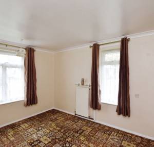 2 Bedroom Bungalow for sale in Rogers Close, Salisbury