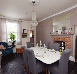 4 Bedroom House for sale in Devizes Road, Salisbury