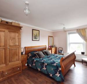 4 Bedroom House for sale in Devizes Road, Salisbury