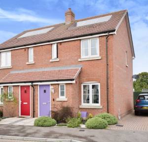 2 Bedroom House for sale in Batchelor Way, Salisbury