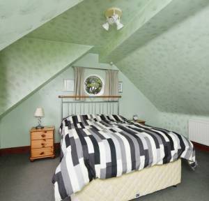 4 Bedroom Bungalow for sale in Larkhill Road, Salisbury