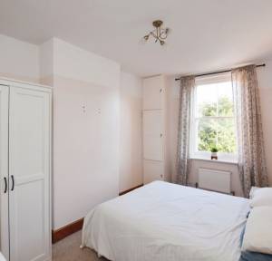 2 Bedroom Flat for sale in West Street, Salisbury