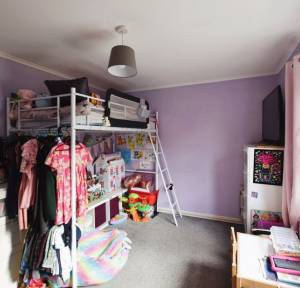 2 Bedroom Flat for sale in Neville Close, Salisbury
