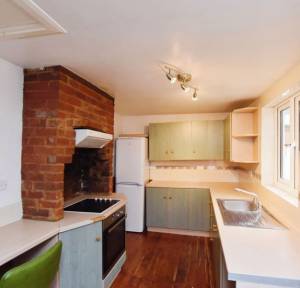 2 Bedroom Flat for sale in Winchester Street, Salisbury