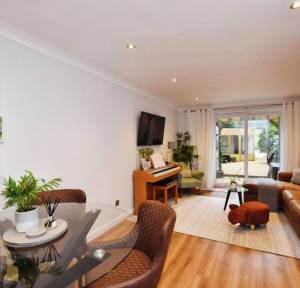 2 Bedroom House for sale in The Sandringhams, Salisbury