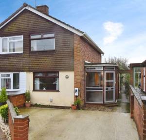 2 Bedroom House for sale in Cheverell Avenue, Salisbury