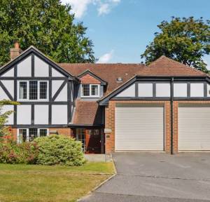 4 Bedroom House for sale in Bishops Drive, Salisbury