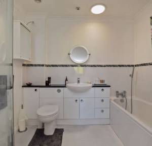 4 Bedroom House for sale in Bishops Drive, Salisbury