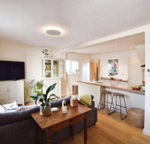 2 Bedroom House for sale in James Street, Salisbury