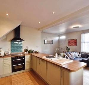 2 Bedroom House for sale in James Street, Salisbury