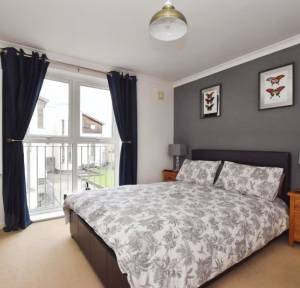 2 Bedroom Flat for sale in Blakey Road, Salisbury