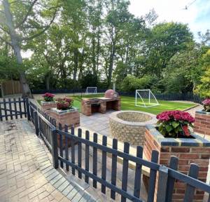 7 Bedroom House for sale in Reading Road, Yateley Common