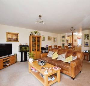 3 Bedroom House for sale in Collingwood Close, Salisbury