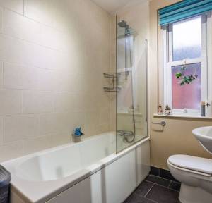 4 Bedroom Flat for sale in Ayleswade Road, Salisbury