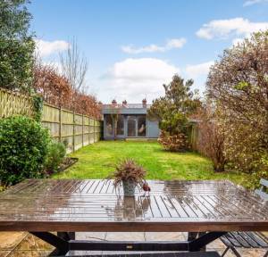 4 Bedroom Flat for sale in Ayleswade Road, Salisbury