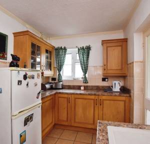 2 Bedroom Bungalow for sale in Marshmead Close, Salisbury