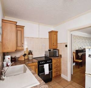 2 Bedroom Bungalow for sale in Marshmead Close, Salisbury