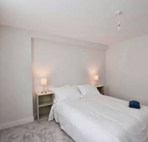 2 Bedroom Flat for sale in Devizes Road, Salisbury