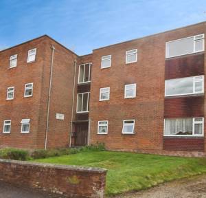 2 Bedroom Flat for sale in Ayleswade Road, Salisbury