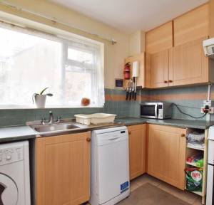 2 Bedroom Flat for sale in Ayleswade Road, Salisbury