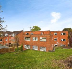 2 Bedroom Flat for sale in Ayleswade Road, Salisbury