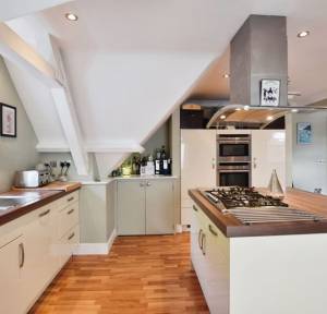 3 Bedroom Flat for sale in Stroud Place, Salisbury