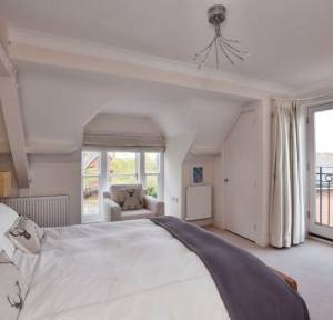 3 Bedroom Flat for sale in Stroud Place, Salisbury