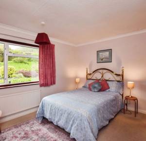 3 Bedroom Bungalow for sale in Winterbourne Earls, Salisbury