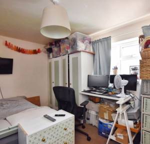 2 Bedroom House for sale in Essex Square, Salisbury