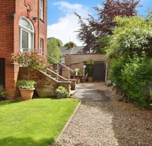 1 Bedroom Flat for sale in 40 Manor Road, Salisbury