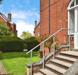 1 Bedroom Flat for sale in 40 Manor Road, Salisbury