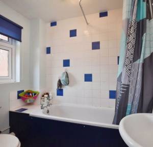 3 Bedroom House for sale in Swallowmead, Salisbury