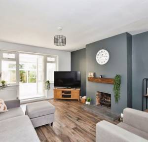 2 Bedroom Bungalow for sale in Downsway, Salisbury