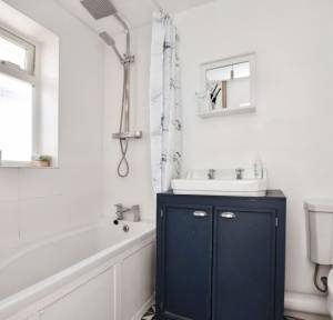 2 Bedroom Bungalow for sale in Downsway, Salisbury