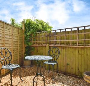 2 Bedroom Bungalow for sale in Downsway, Salisbury