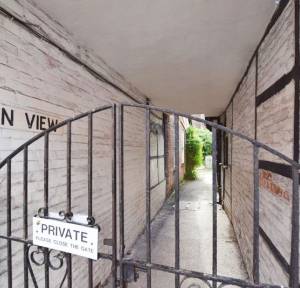 2 Bedroom House for sale in Castle Street, Salisbury