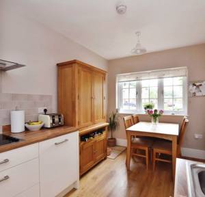 4 Bedroom House for sale in Oakley Road, Salisbury