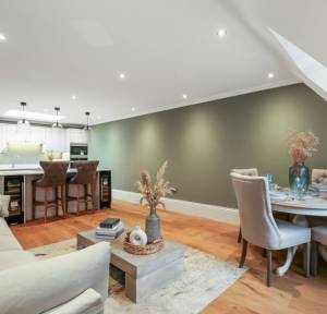 1 Bedroom Apartment / Studio for sale in Chipper Lane, Salisbury