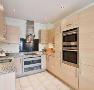 4 Bedroom House for sale in Stroud Place, Salisbury
