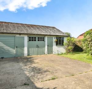 4 Bedroom House for sale in Middleton Road, Salisbury