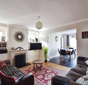 3 Bedroom Bungalow for sale in Upper Street, Salisbury
