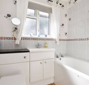 2 Bedroom Bungalow for sale in Bulbridge Road, Salisbury