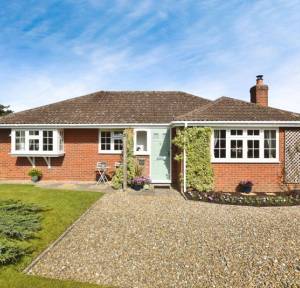 3 Bedroom Bungalow for sale in Homington Road, Salisbury
