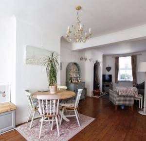 4 Bedroom House for sale in North Street, Salisbury