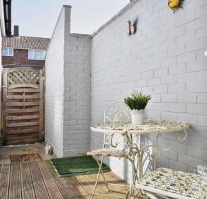 4 Bedroom House for sale in North Street, Salisbury